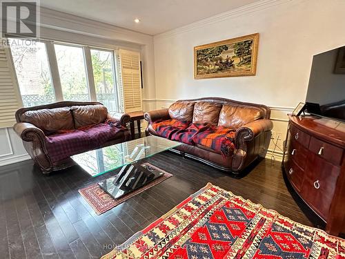 27 Pugsley Avenue, Richmond Hill, ON - Indoor Photo Showing Living Room