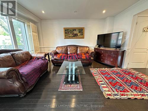 27 Pugsley Avenue, Richmond Hill, ON - Indoor Photo Showing Living Room