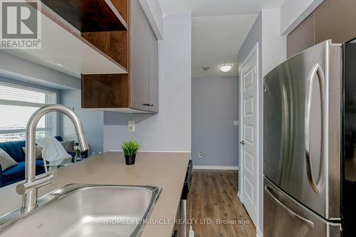 1710 - 215 Queen Street E, Brampton, ON - Indoor Photo Showing Kitchen