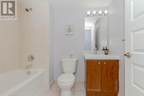 1710 - 215 Queen Street E, Brampton, ON - Indoor Photo Showing Bathroom