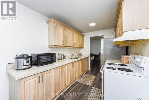 2005 - 18 Knightbridge Road, Brampton, ON - Indoor Photo Showing Kitchen