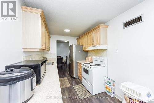 2005 - 18 Knightbridge Road, Brampton, ON - Indoor Photo Showing Kitchen