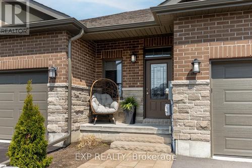 71 Farmington Crescent, Belleville, ON - Outdoor