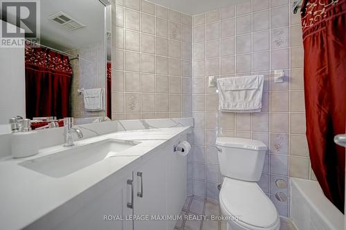 908 - 2901 Kipling Avenue, Toronto, ON - Indoor Photo Showing Bathroom