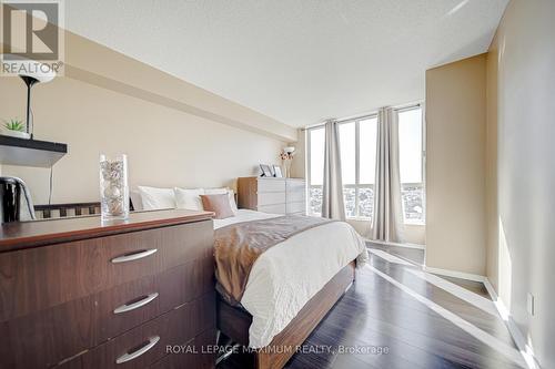 908 - 2901 Kipling Avenue, Toronto, ON - Indoor Photo Showing Bedroom