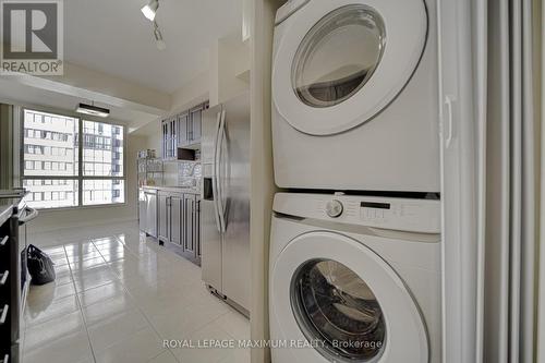 908 - 2901 Kipling Avenue, Toronto, ON - Indoor Photo Showing Laundry Room