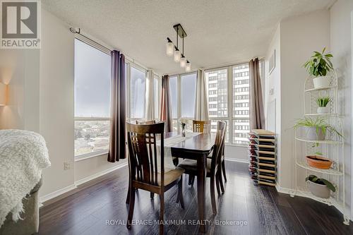 908 - 2901 Kipling Avenue, Toronto, ON - Indoor Photo Showing Dining Room