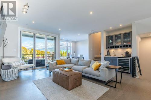 201 Wylie Street Unit# 104, Penticton, BC - Indoor Photo Showing Living Room