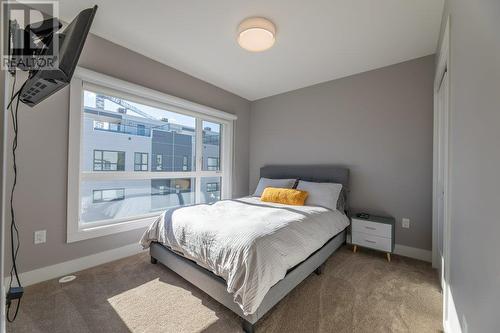 201 Wylie Street Unit# 104, Penticton, BC - Indoor Photo Showing Bedroom