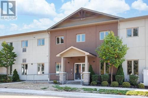 105 - 25 King Street, Kawartha Lakes (Lindsay), ON - Outdoor With Facade