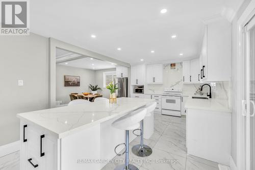 27 Emperor Avenue, Hamilton, ON - Indoor Photo Showing Kitchen