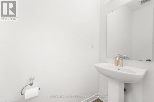 10 - 350 River Road, Cambridge, ON - Indoor Photo Showing Bathroom