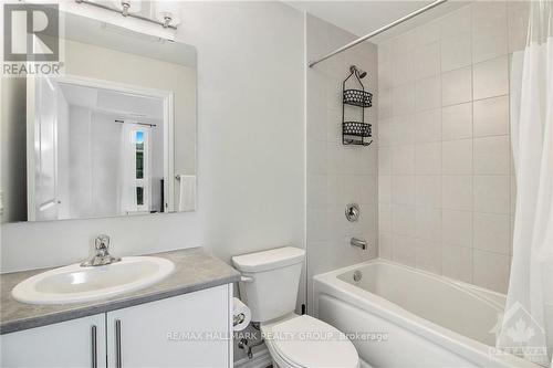 606 - 397 Codd'S Road, Ottawa, ON - Indoor Photo Showing Bathroom