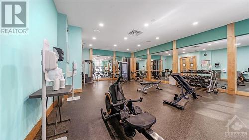 18 Mondeo Drive Unit#922, Toronto, ON - Indoor Photo Showing Gym Room