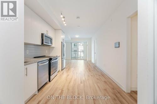 208 - 345 Wheat Boom Drive, Oakville, ON - Indoor Photo Showing Kitchen