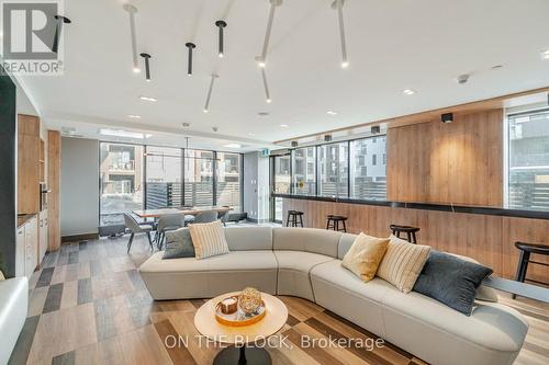 208 - 345 Wheat Boom Drive, Oakville, ON - Indoor Photo Showing Living Room