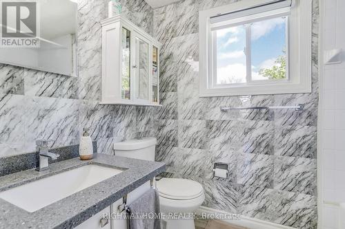 1 - 413 Bairstow Crescent, Waterloo, ON - Indoor Photo Showing Bathroom