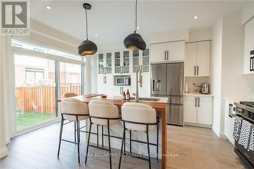 128 Fairey Crescent, Hamilton, ON - Indoor Photo Showing Kitchen