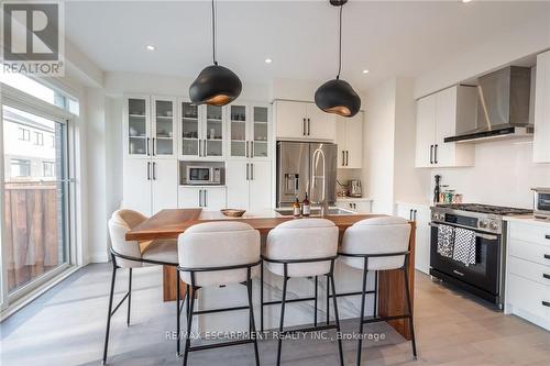 128 Fairey Crescent, Hamilton, ON - Indoor Photo Showing Kitchen With Stainless Steel Kitchen With Upgraded Kitchen