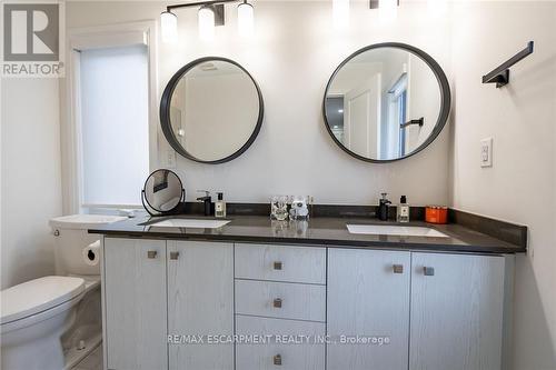 128 Fairey Crescent, Hamilton, ON - Indoor Photo Showing Bathroom