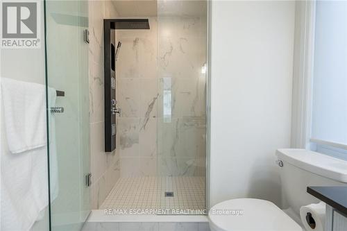 128 Fairey Crescent, Hamilton, ON - Indoor Photo Showing Bathroom