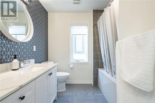 128 Fairey Crescent, Hamilton, ON - Indoor Photo Showing Bathroom