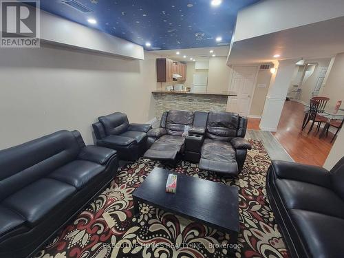 78 Assisi Street, Hamilton, ON - Indoor Photo Showing Living Room