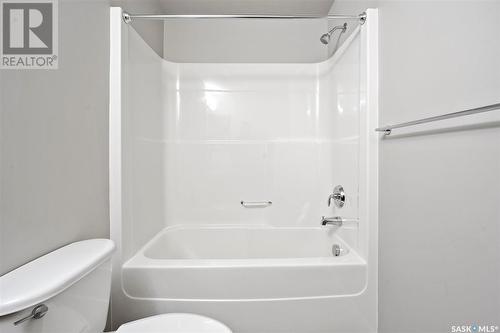 111 1015 Moss Avenue, Saskatoon, SK - Indoor Photo Showing Bathroom