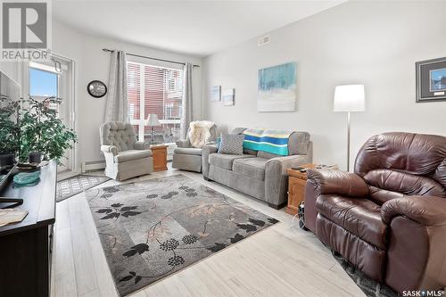 215 1015 Moss Avenue, Saskatoon, SK - Indoor Photo Showing Living Room