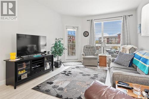 215 1015 Moss Avenue, Saskatoon, SK - Indoor Photo Showing Living Room