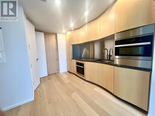 13Xx 1568 Alberni Street, Vancouver, BC - Indoor Photo Showing Kitchen