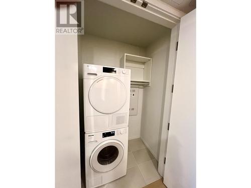 13Xx 1568 Alberni Street, Vancouver, BC - Indoor Photo Showing Laundry Room