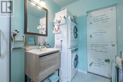 Bathroom/laundry room - 