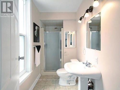 Main - 21 Maple Street, Oshawa, ON - Indoor Photo Showing Bathroom