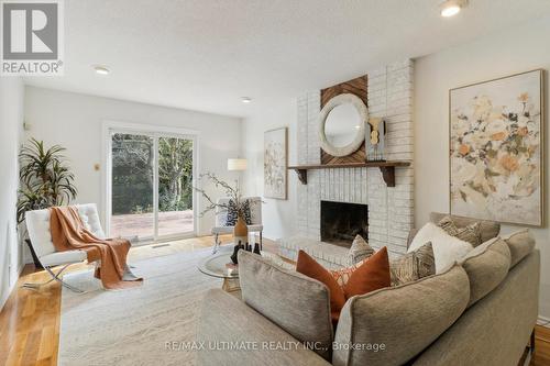 27 Blackwell Court, Markham, ON - Indoor Photo Showing Living Room With Fireplace