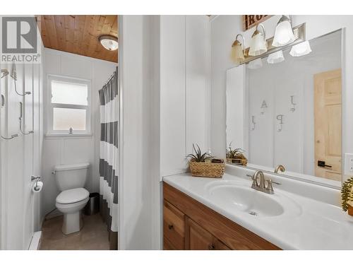 5033 Lauder Road, Merritt, BC - Indoor Photo Showing Bathroom