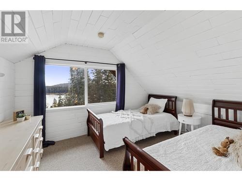 5033 Lauder Road, Merritt, BC - Indoor Photo Showing Bedroom