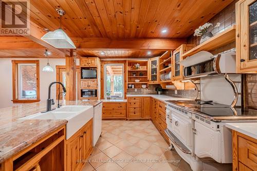 8464 6Th Line, Essa, ON - Indoor Photo Showing Kitchen With Double Sink