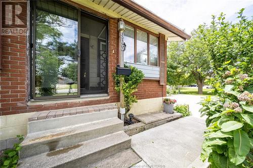 903 Grand Marais Road East, Windsor, ON - Outdoor