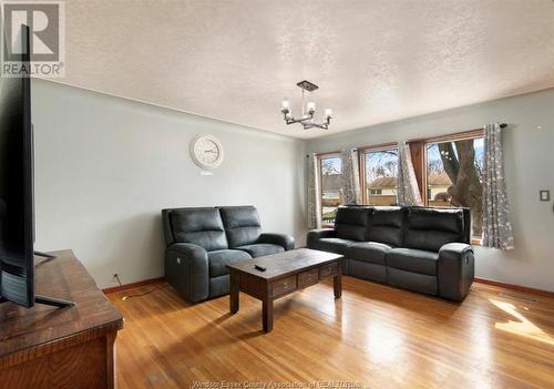 3620 Dandurand, Windsor, ON - Indoor Photo Showing Living Room