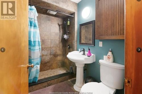 3620 Dandurand, Windsor, ON - Indoor Photo Showing Bathroom