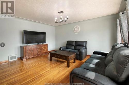 3620 Dandurand, Windsor, ON - Indoor Photo Showing Living Room