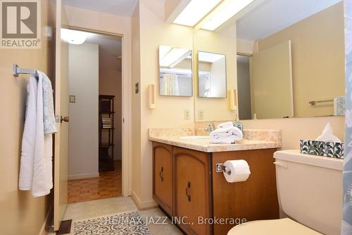 39 Kidron Valley Drive, Toronto (Mount Olive-Silverstone-Jamestown), ON - Indoor Photo Showing Bathroom