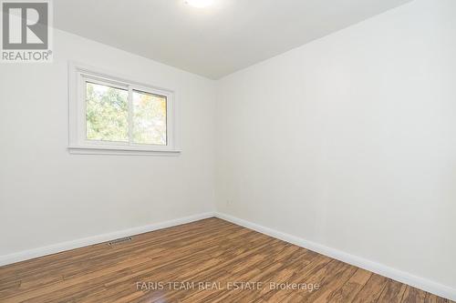 2900 Lakeshore Road E, Oro-Medonte, ON - Indoor Photo Showing Other Room