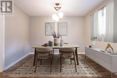 2900 Lakeshore Road E, Oro-Medonte, ON - Indoor Photo Showing Dining Room