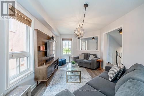 51 Catherine Drive, Barrie, ON - Indoor Photo Showing Living Room