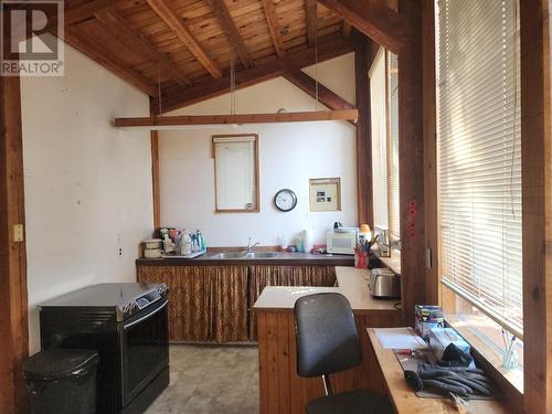 1505 Inonoaklin Valley Road, Edgewood, BC - Indoor Photo Showing Other Room