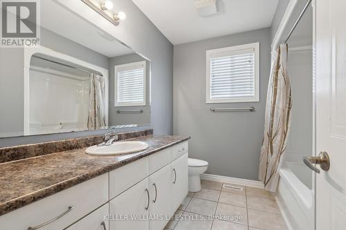 832 Oakcrossing Road, London, ON - Indoor Photo Showing Bathroom