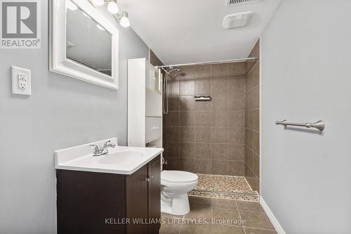 832 Oakcrossing Road, London, ON - Indoor Photo Showing Bathroom