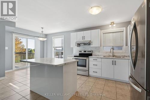 832 Oakcrossing Road, London, ON - Indoor Photo Showing Kitchen With Upgraded Kitchen